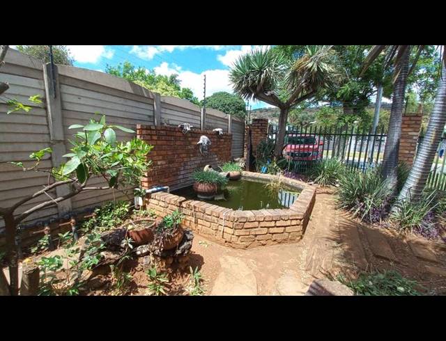4 BEDROOM HOUSE FOR SALE IN PRETORIA GARDENS